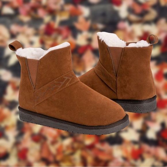 Muk Luks Shoes - 🆕with tags. MUK LUK cognac booties for fall! Size 8